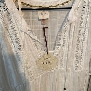 White dress ~ NWT soooo pretty, great details🤍 hits to just below the knee